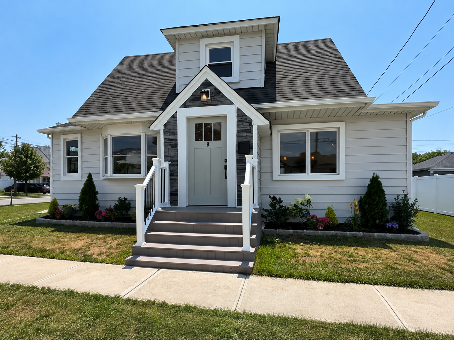2BEDS | 2BATHS – Bay Shore, Long Island – $1,699/month